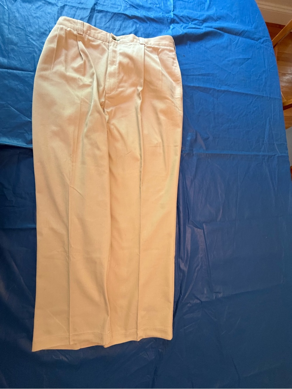 Tommy Hilfiger Cream Pleated Chinos NWT 38”x30”